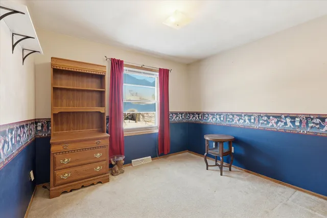 $348,900 | 2861 Montclair Place, Oshkosh, WI 54904