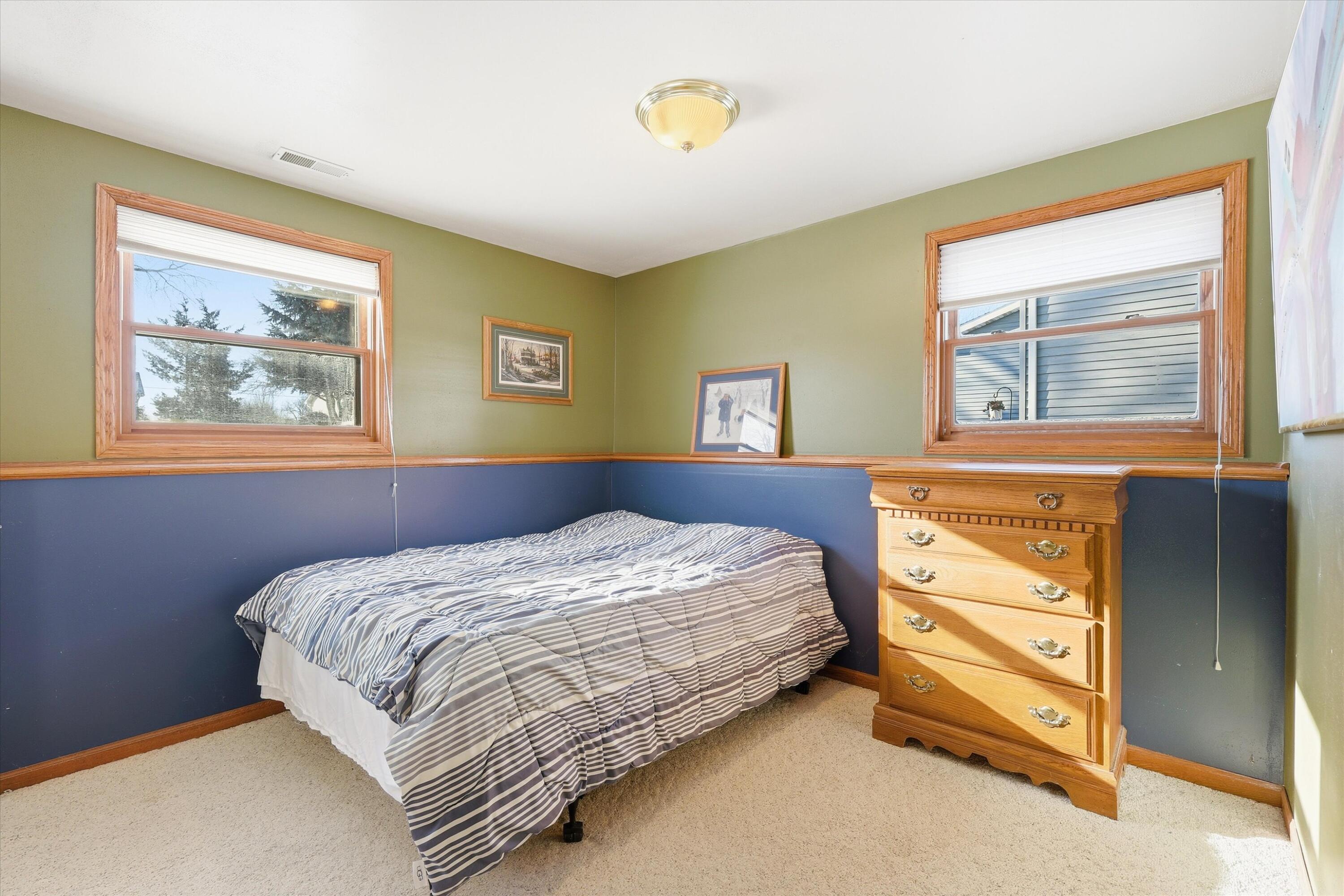 2861 Montclair Place Oshkosh, WI 54904 - Photo 22 of 27 Lower bedroom 4