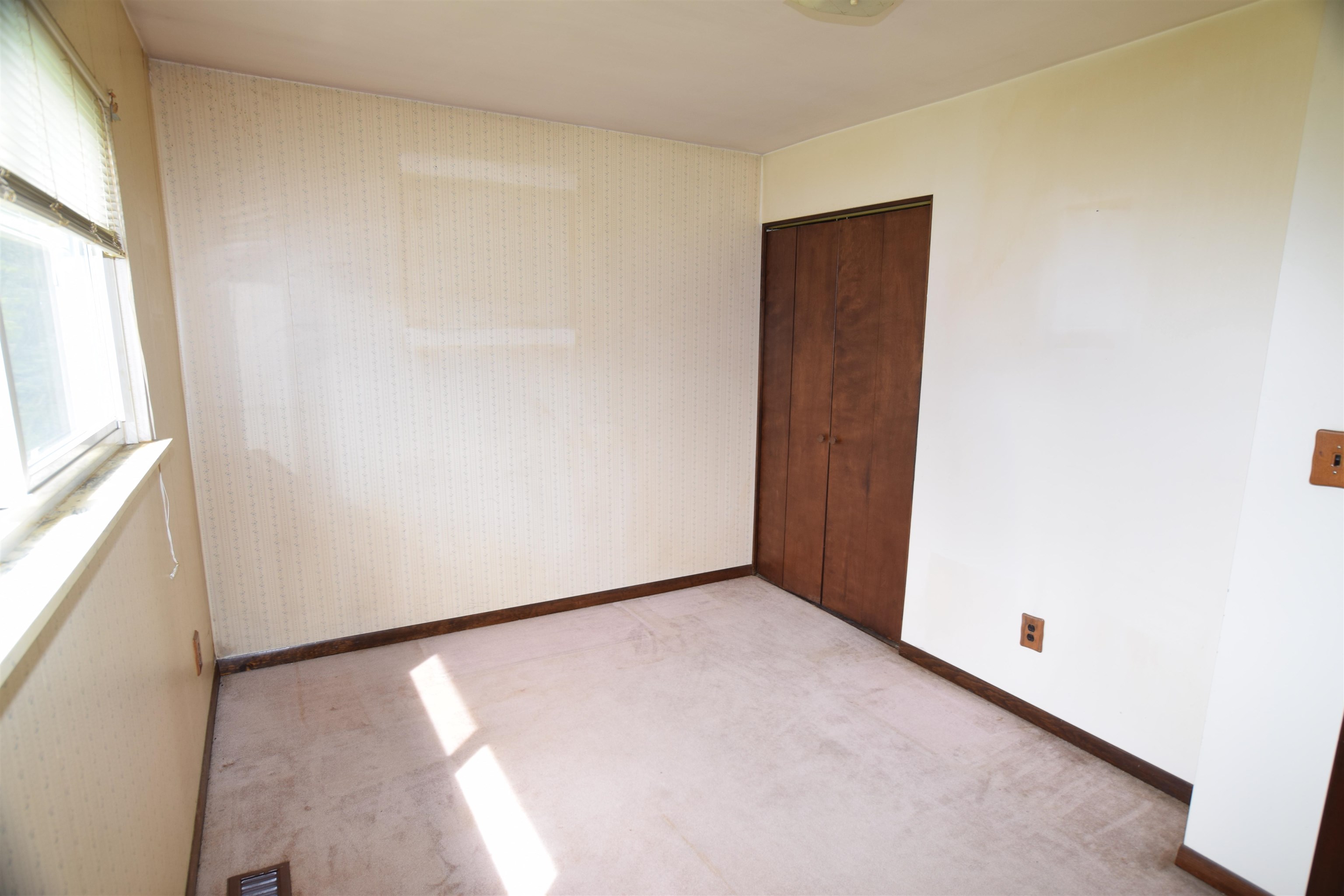 5666 11 Mile Road Freeland, MI 48623 - Photo 15 of 23