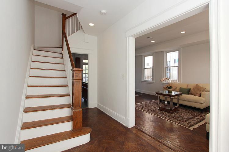 926 8th Street Northeast Washington, DC 20002 - Photo 2 of 30 Interior (General)