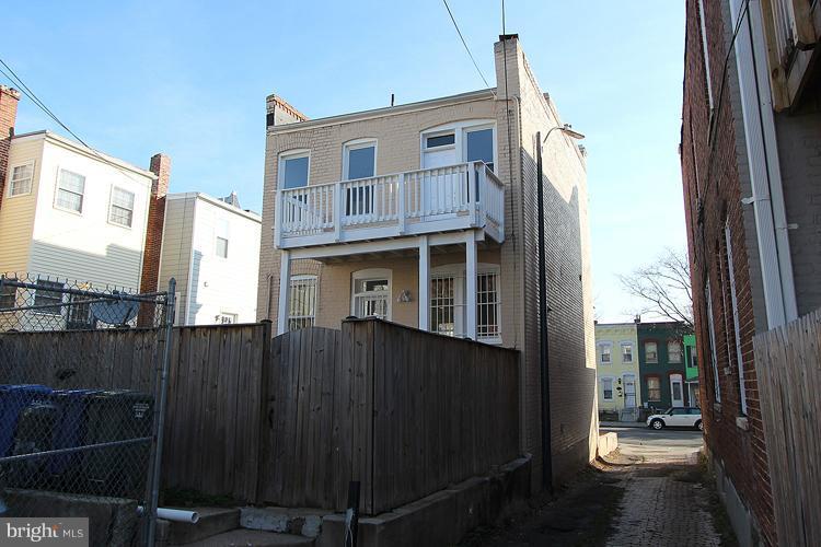 926 8th Street Northeast Washington, DC 20002 - Photo 12 of 30 Exterior (Rear)