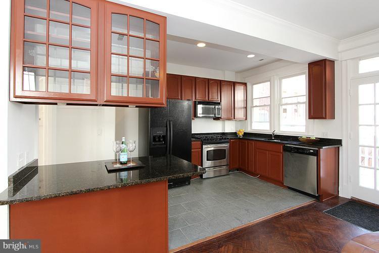 926 8th Street Northeast Washington, DC 20002 - Photo 27 of 30 Kitchen