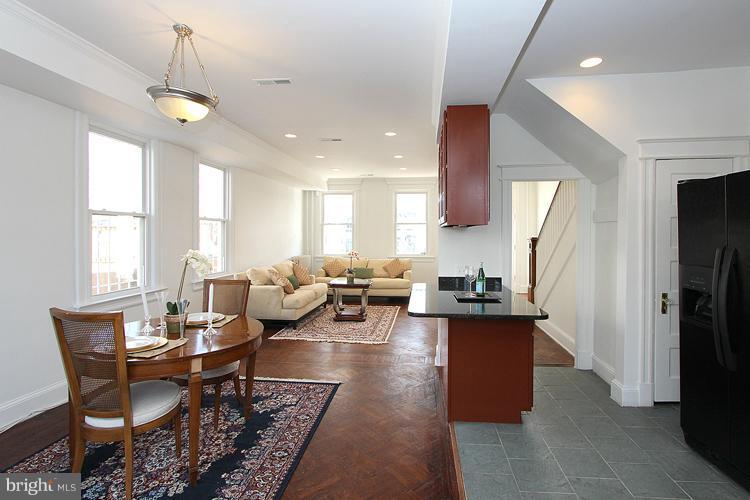 926 8th Street Northeast Washington, DC 20002 - Photo 4 of 30 Family Room
