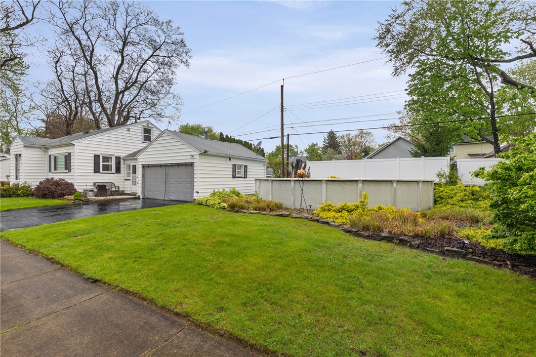 54 Paxton Road Irondequoit, NY 14617 - Photo 2 of 38