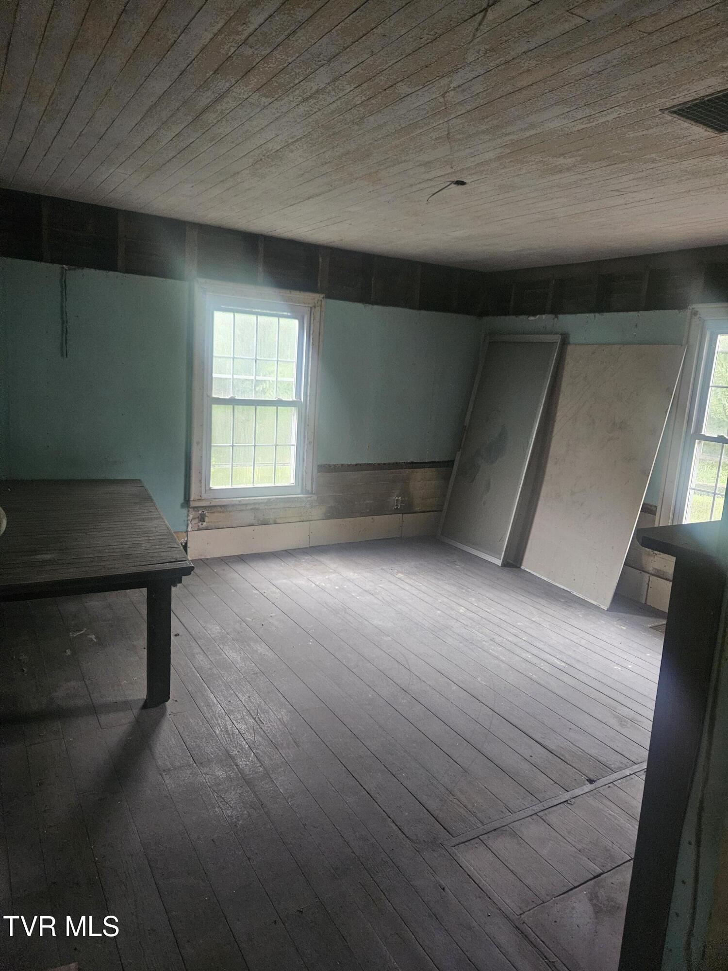 477 Red Oak Ridge Road Castlewood, VA 24224 - Photo 17 of 39 20250729_090447