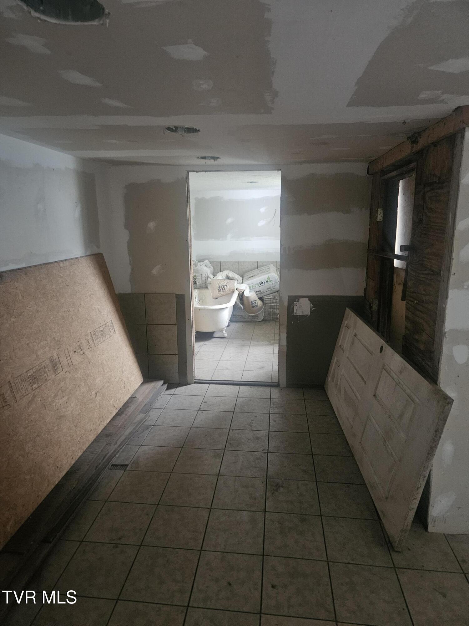 477 Red Oak Ridge Road Castlewood, VA 24224 - Photo 32 of 39 20250729_090656