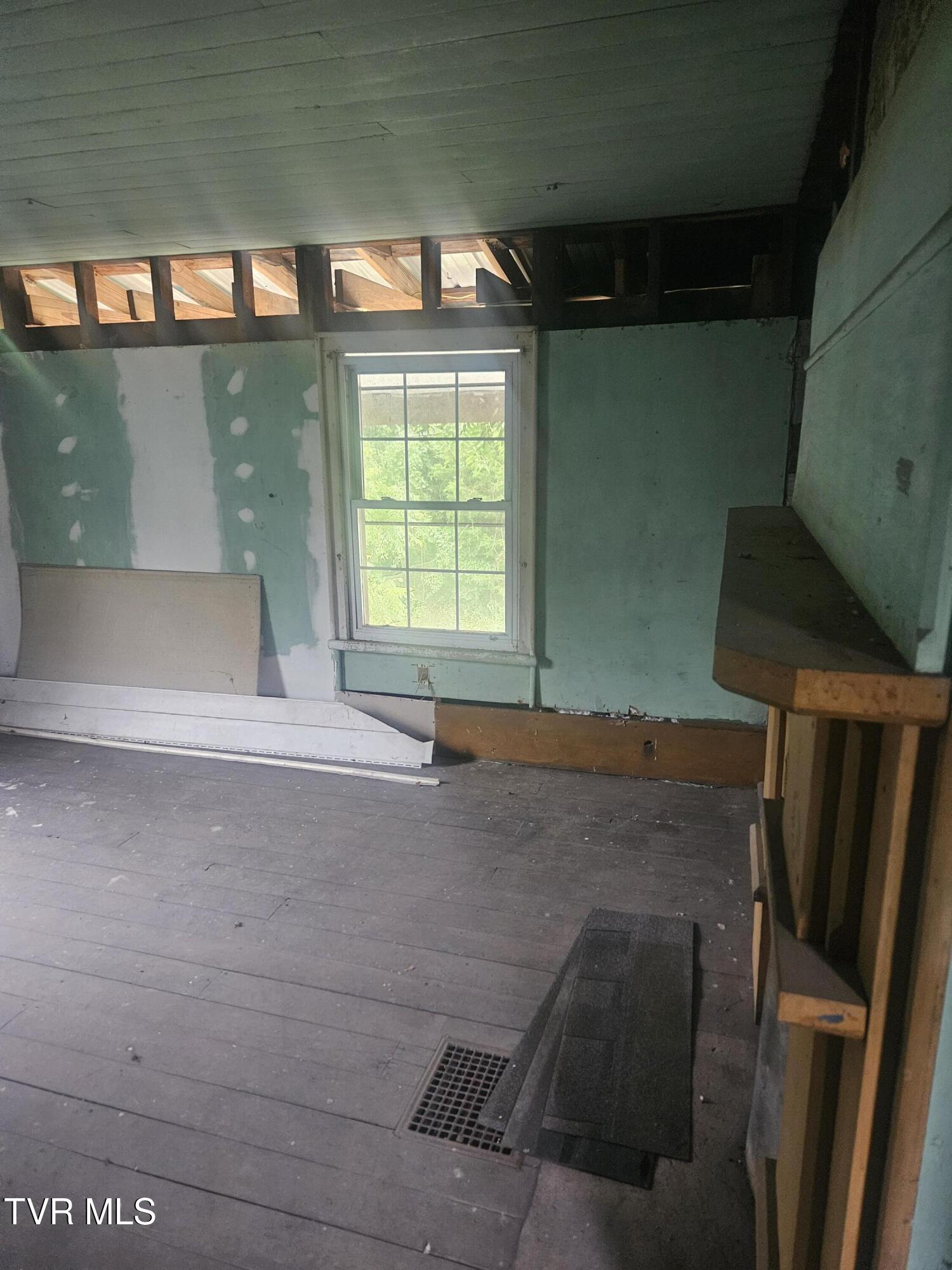 477 Red Oak Ridge Road Castlewood, VA 24224 - Photo 34 of 39 20250729_091020