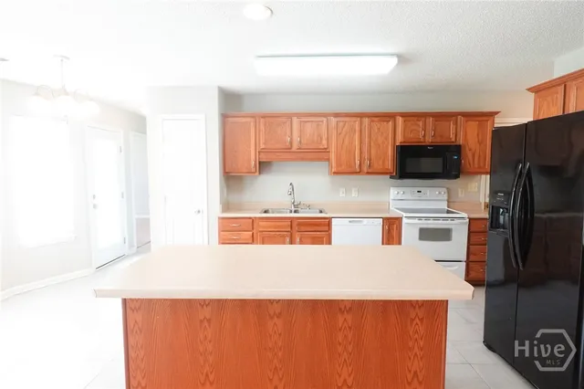 $2,300 | 89 Ashley Court, Richmond Hill, GA 31324