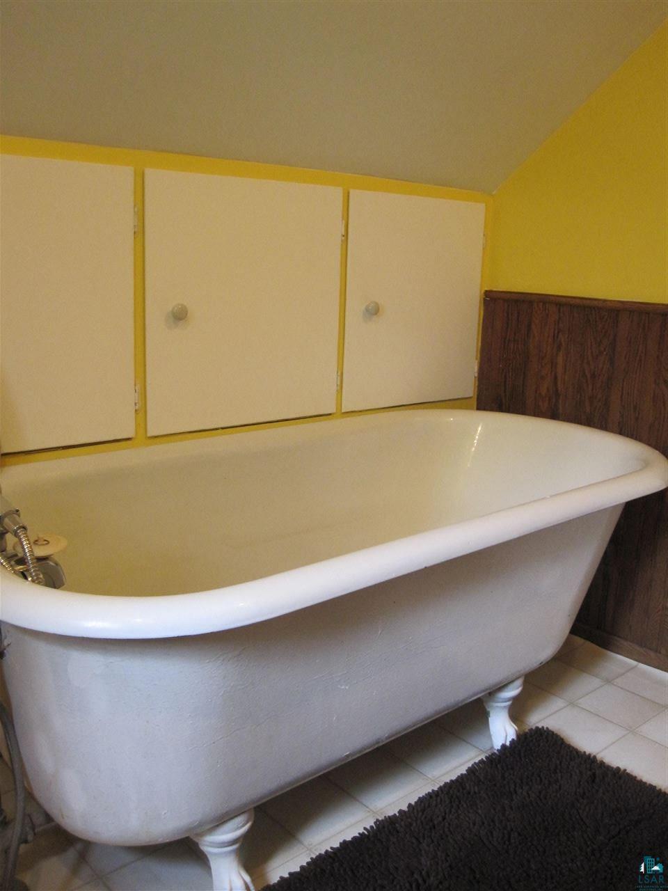22 3rd Street Proctor, MN 55810 - Photo 10 of 22 upstairs bathroom