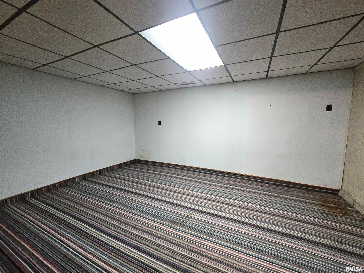 507 South Church Street Albany, IL 61230 - Photo 12 of 15 a view of a room with wooden floor