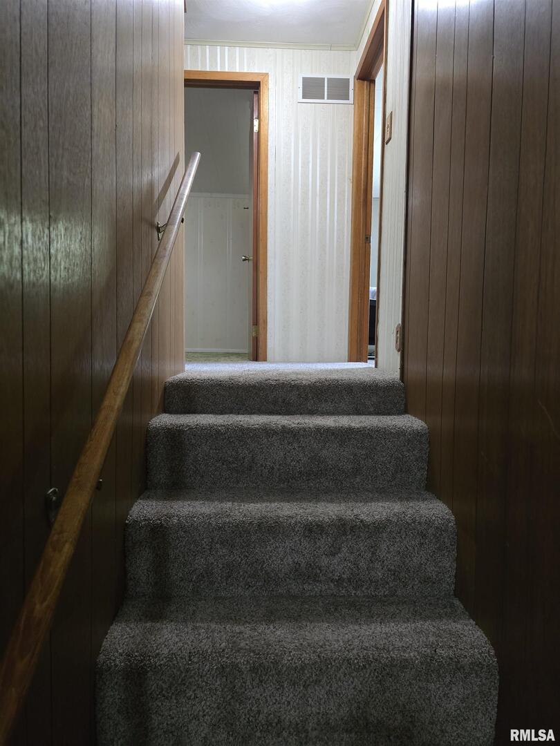 507 South Church Street Albany, IL 61230 - Photo 8 of 15 a view of entryway
