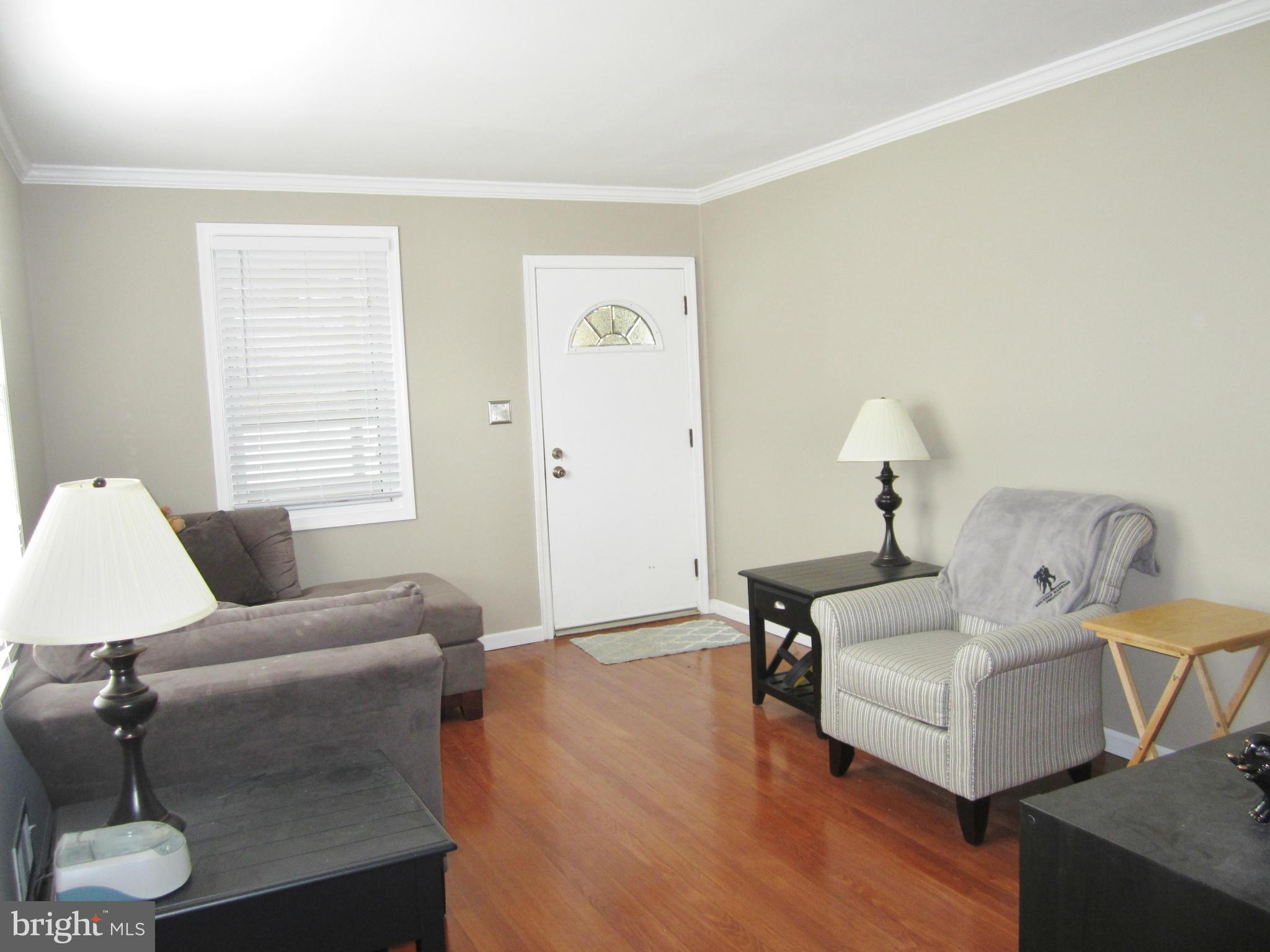 2506 Ambler Road Baltimore, MD 21222 - Photo 3 of 21 Living Room