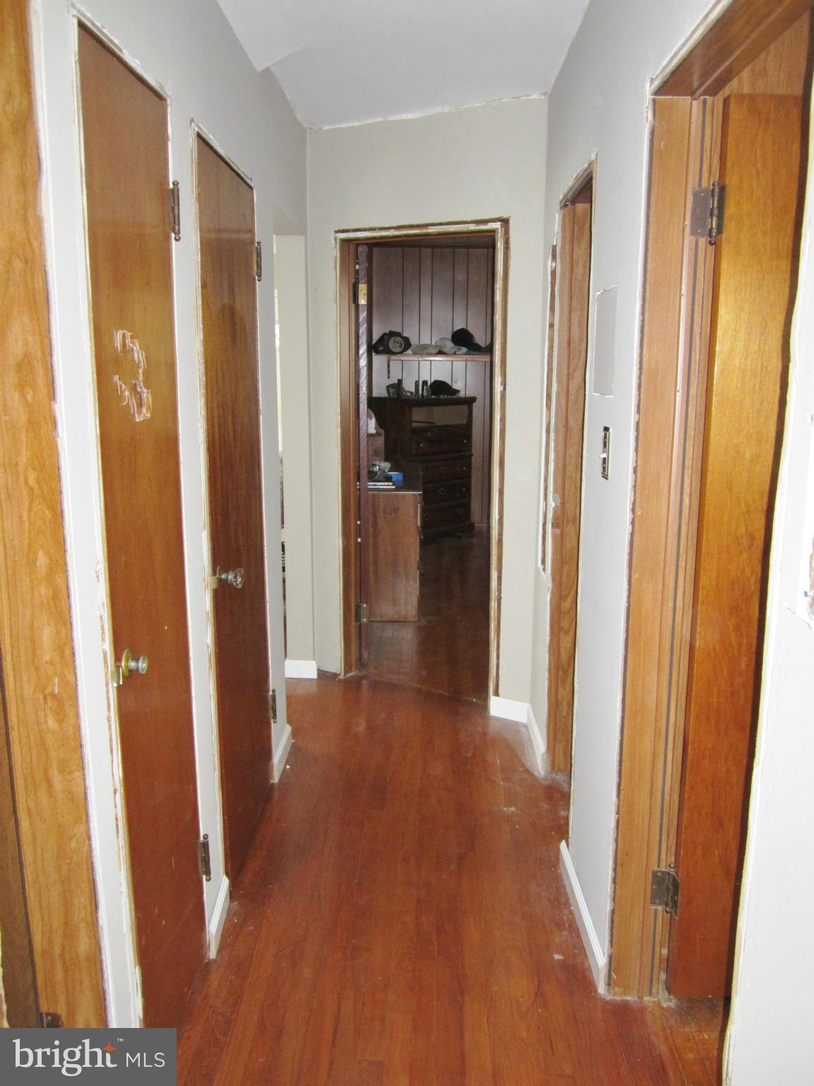 2506 Ambler Road Baltimore, MD 21222 - Photo 10 of 21 Hallway