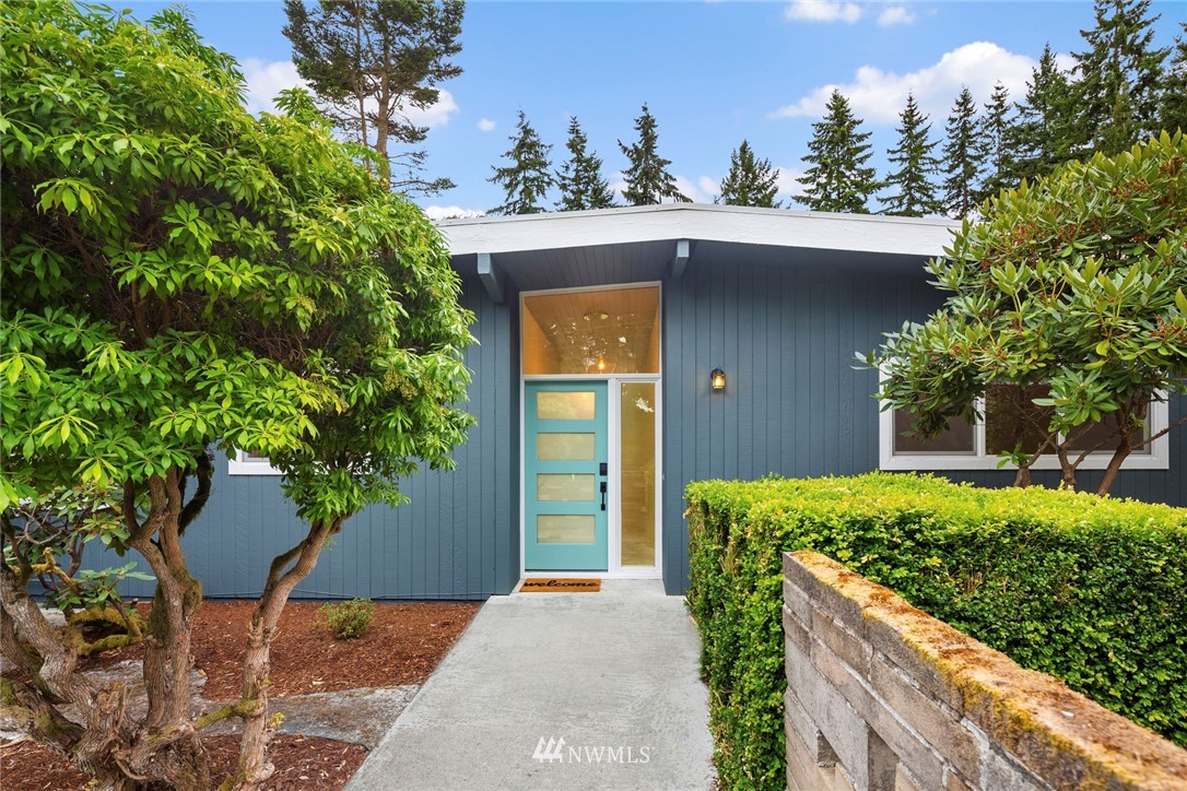 8516 215th Street Southwest Edmonds, WA 98026 - Photo 1 of 29 Gallery Image 1