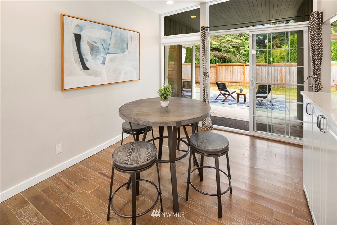 8516 215th Street Southwest Edmonds, WA 98026 - Photo 11 of 29 Gallery Image 11