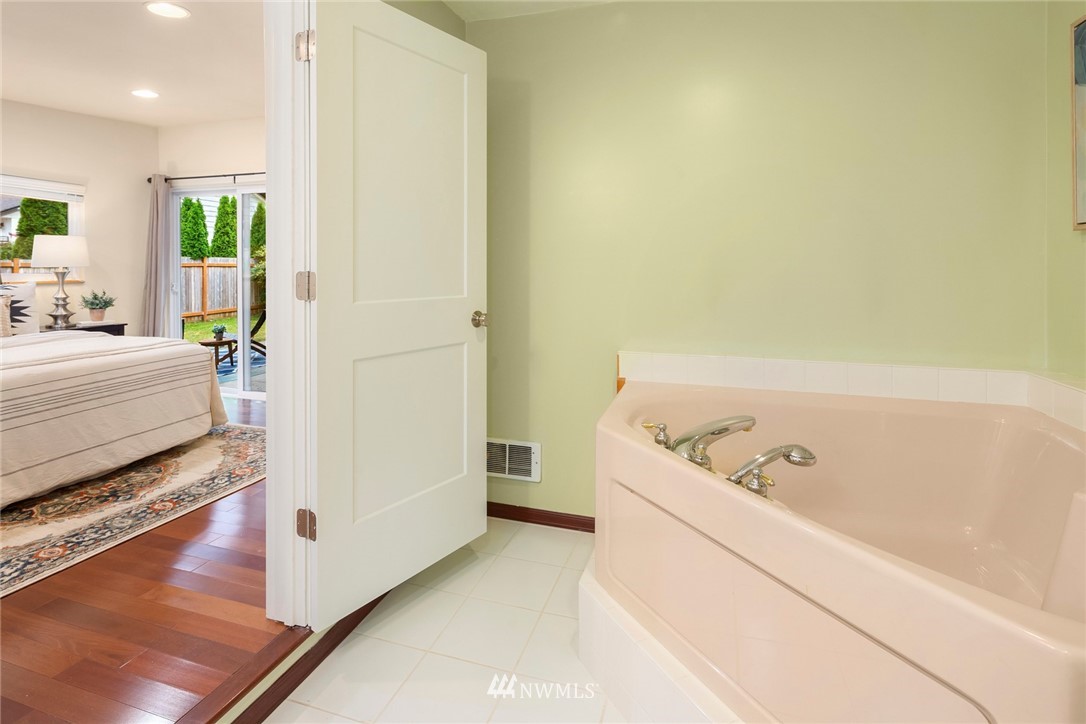 8516 215th Street Southwest Edmonds, WA 98026 - Photo 18 of 29 Gallery Image 18