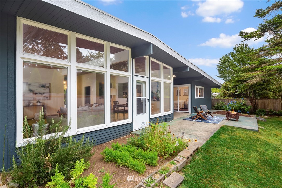 8516 215th Street Southwest Edmonds, WA 98026 - Photo 27 of 29 Gallery Image 27