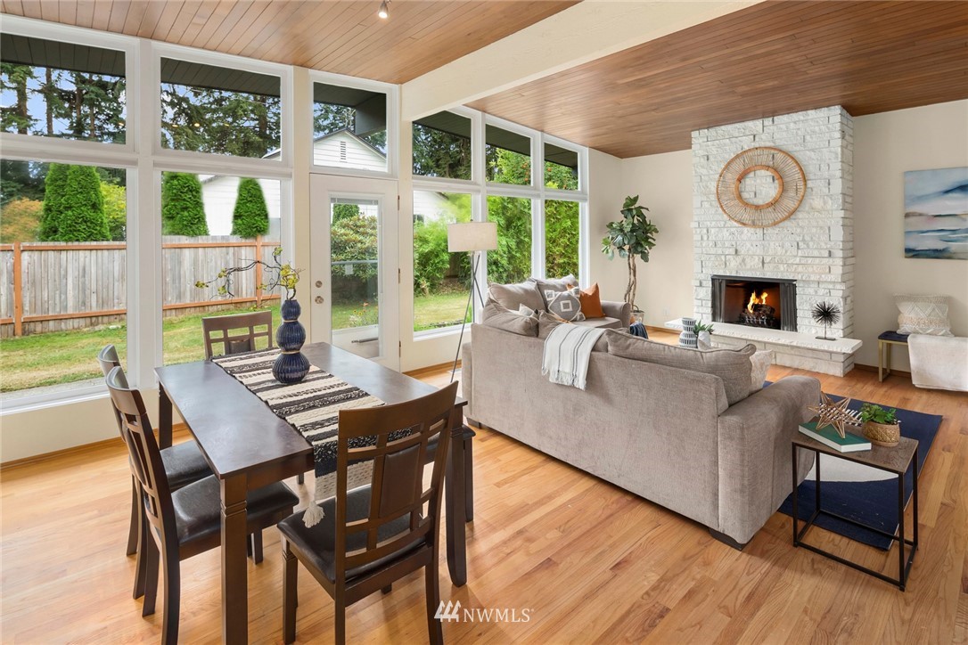 8516 215th Street Southwest Edmonds, WA 98026 - Photo 5 of 29 Gallery Image 5
