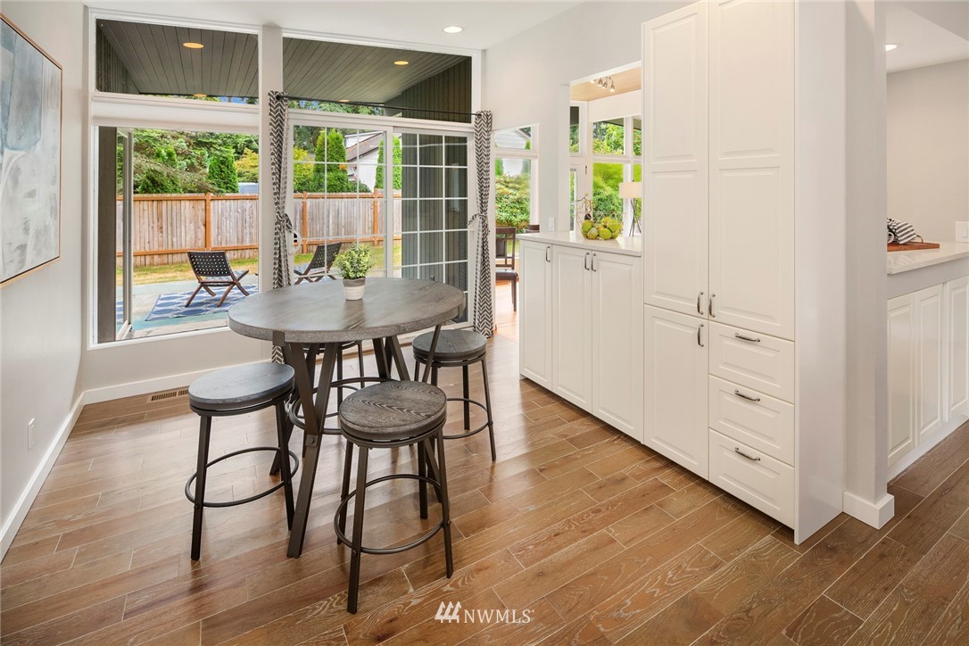 8516 215th Street Southwest Edmonds, WA 98026 - Photo 10 of 29 Gallery Image 10