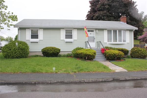 22 Gallows Hill Road Salem, MA 01970 - Photo 1 of 14 Gallery Image 1