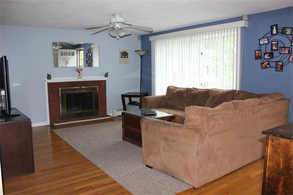 22 Gallows Hill Road Salem, MA 01970 - Photo 3 of 14 Gallery Image 3