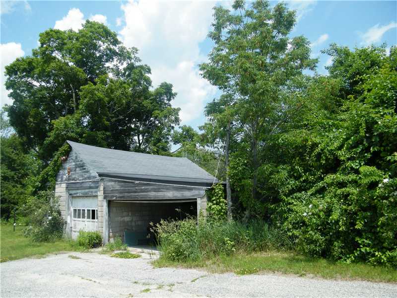 130 Whipple Road Smithfield, RI 02917 - Photo 4 of 4 Parking Lot/Garage.