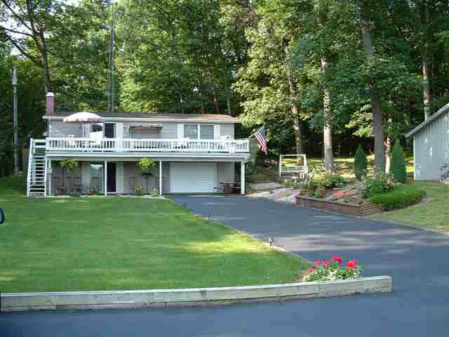 3425 West Shady Side Road Angola, IN 46703 - Photo 1 of 11 Gallery Image 1
