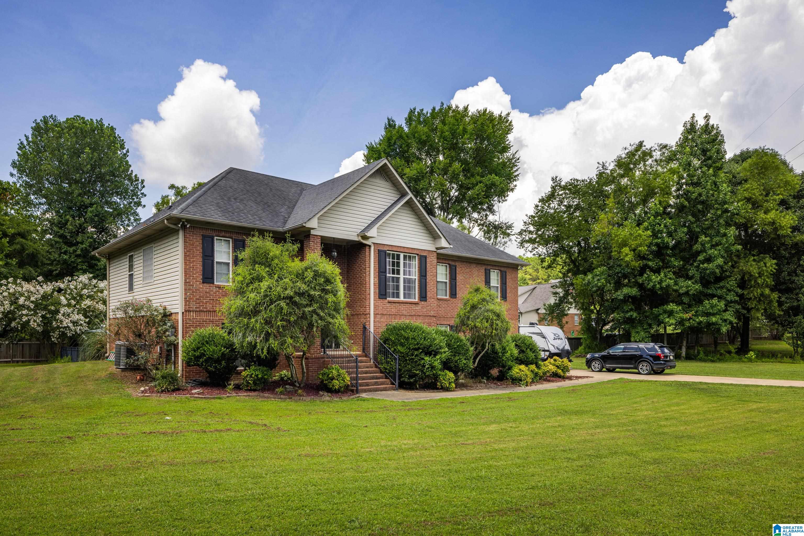 600 Champion Road Oneonta, AL 35121 - Photo 3 of 46