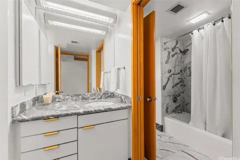 $835,000 | 1888 Kalakaua Avenue, Unit 3203, Honolulu, HI 96815