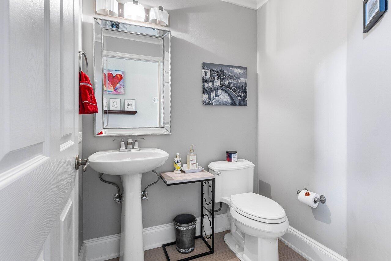 21281 Waycross Drive Boca Raton, FL 33428 - Photo 24 of 69 Powder Room