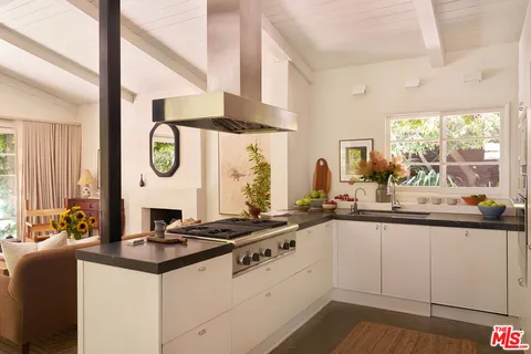 $1,699,000 | 2794 La Castana Drive, Los Angeles, CA 90046