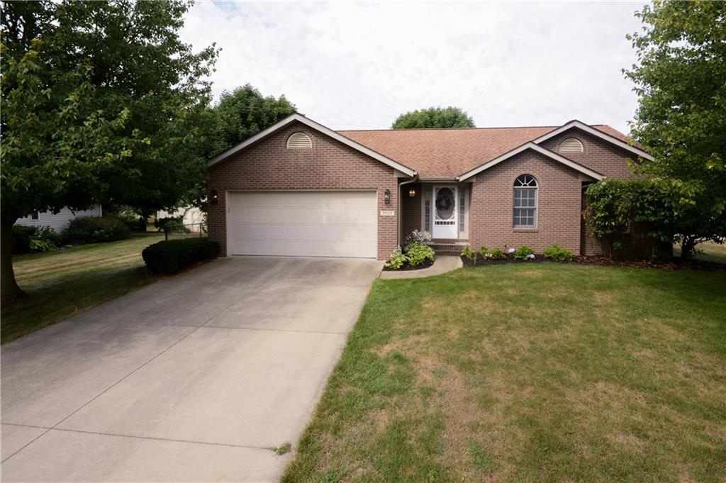 2950 Prairie Stream Way Columbus, IN 47203 - Photo 2 of 33 Gallery Image 2