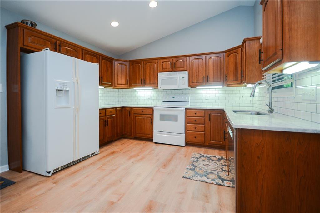 2950 Prairie Stream Way Columbus, IN 47203 - Photo 13 of 33 Gallery Image 13