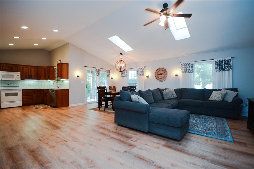 2950 Prairie Stream Way Columbus, IN 47203 - Photo 5 of 33 Gallery Image 5
