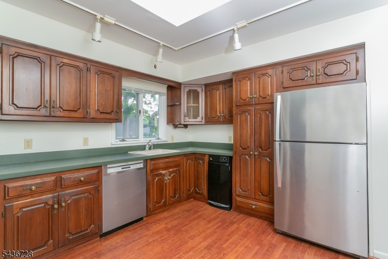 44 Adelphia Road Parsippany, NJ 07054 - Photo 13 of 32
