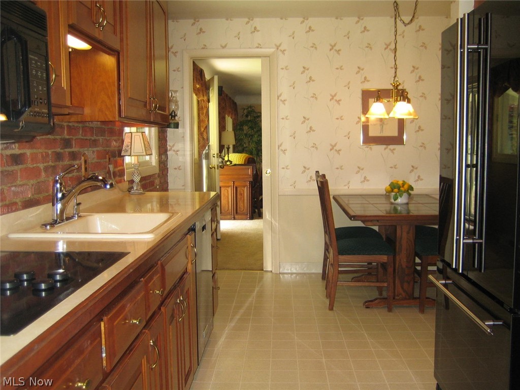 38025 Bainbridge Road Solon, OH 44139 - Photo 7 of 26 Gallery Image 7