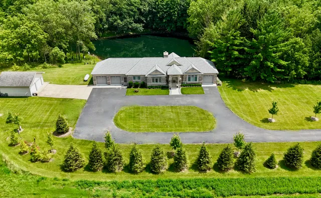 $1,200,000 | 29120 Ketterhagen Road, Burlington, WI 53105