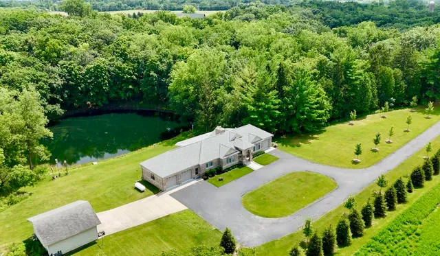 $1,200,000 | 29120 Ketterhagen Road, Burlington, WI 53105