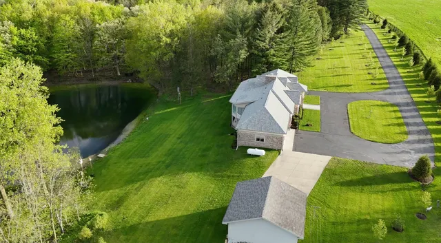 $1,200,000 | 29120 Ketterhagen Road, Burlington, WI 53105