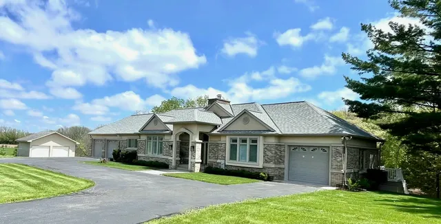 $1,200,000 | 29120 Ketterhagen Road, Burlington, WI 53105