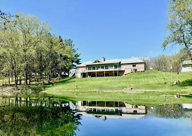 $1,200,000 | 29120 Ketterhagen Road, Burlington, WI 53105