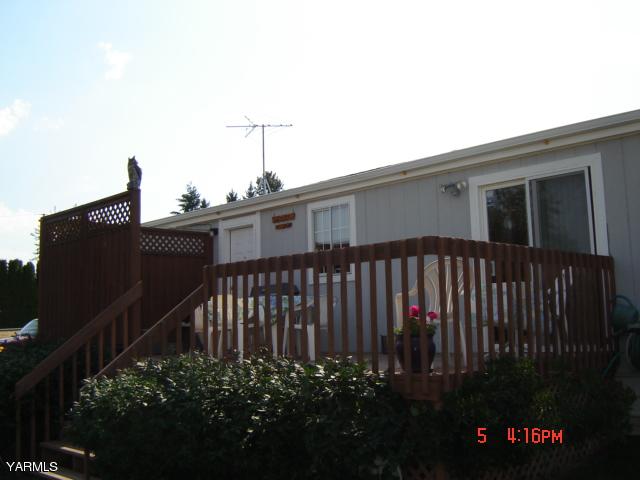 431 Stone Road Yakima, WA 98908 - Photo 3 of 18 a front view of a house