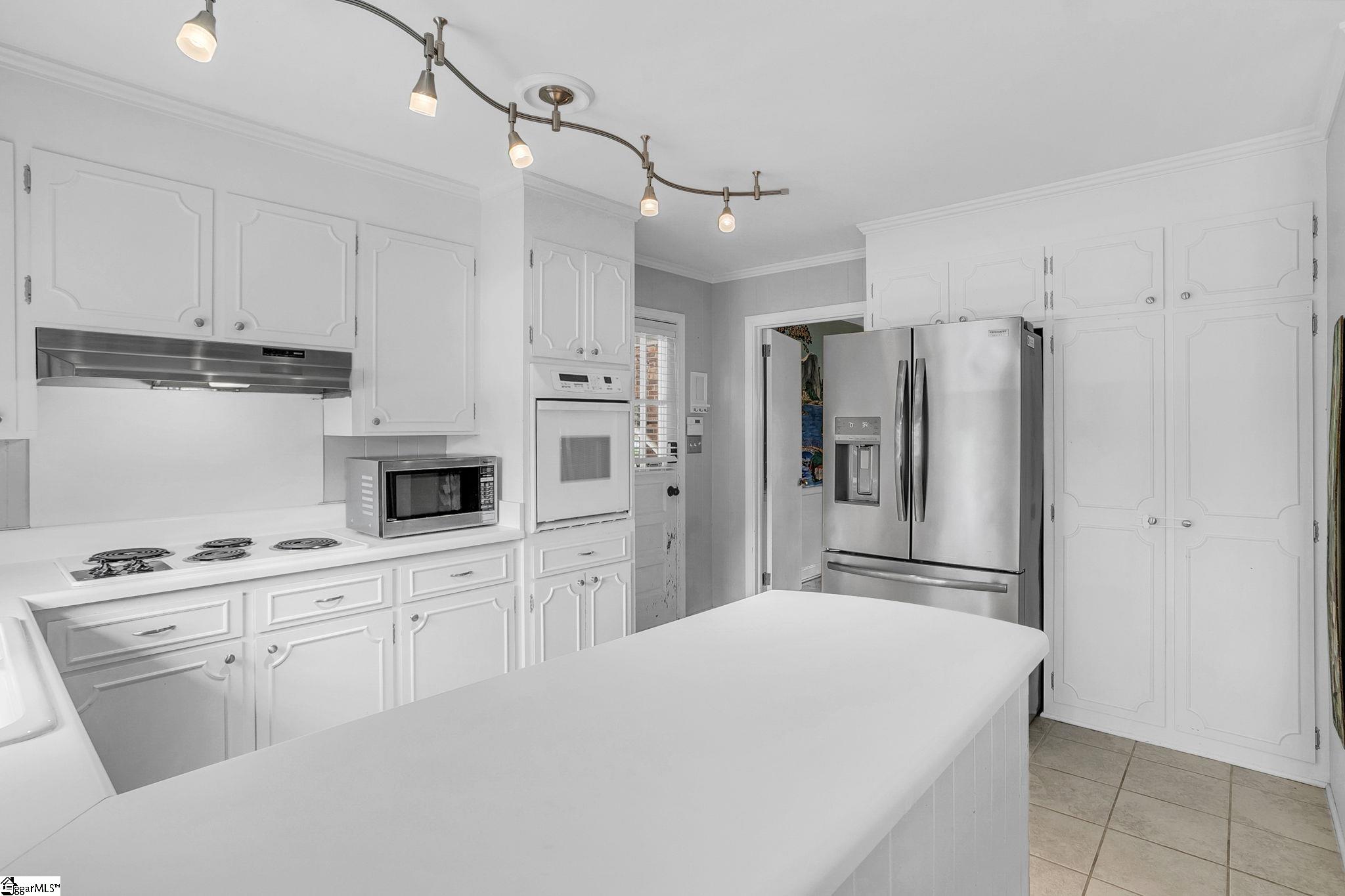 602 Wembley Road Greenville, SC 29607 - Photo 24 of 41