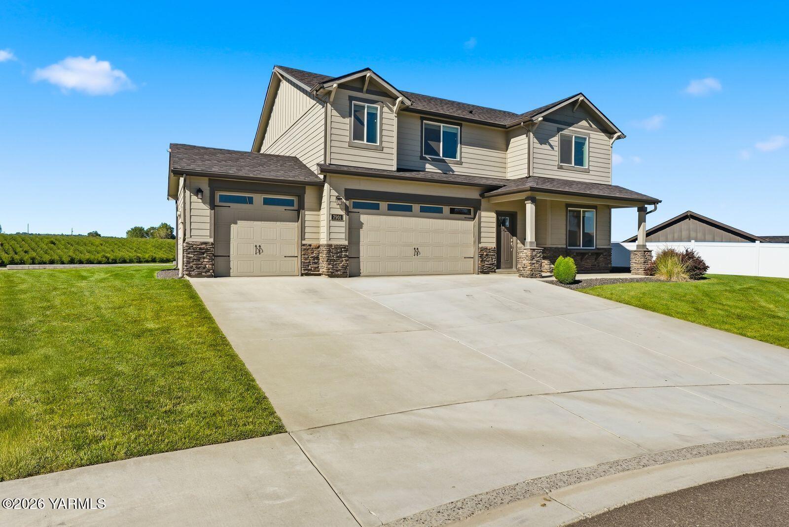 7901 West Whatcom Avenue Yakima, WA 98903 - Photo 2 of 33 Front of Home