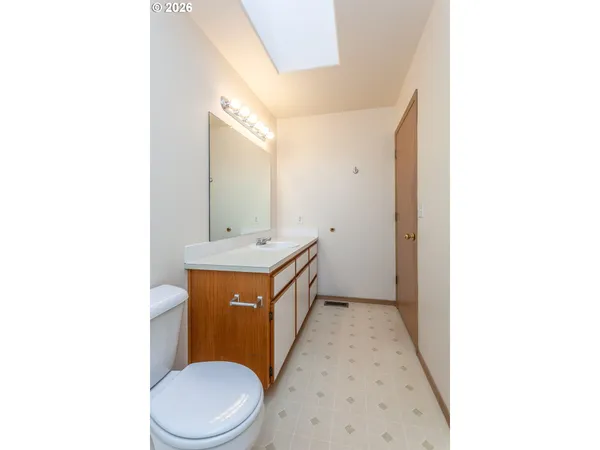 $875,000 | 2431 Southeast 141st Avenue, Portland, OR 97233