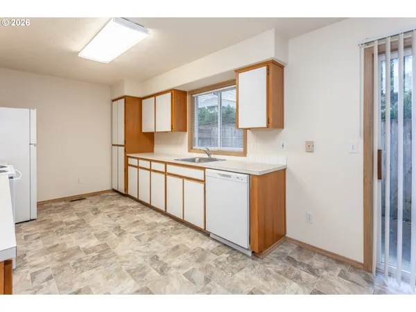 $875,000 | 2431 Southeast 141st Avenue, Portland, OR 97233