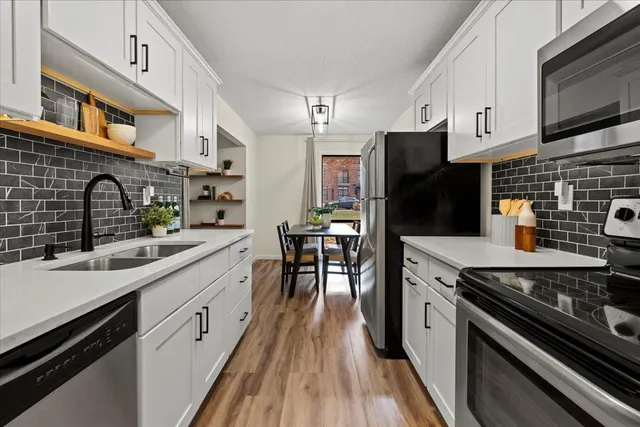 $230,000 | 4530 Park Commons Drive, Unit 123, St. Louis Park, MN 55416