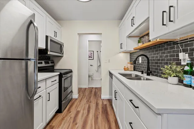 $230,000 | 4530 Park Commons Drive, Unit 123, St. Louis Park, MN 55416