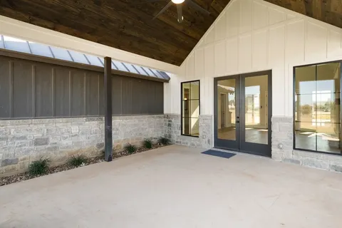 $1,450,000 | 220 Interlaken Street, Fredericksburg, TX 78624