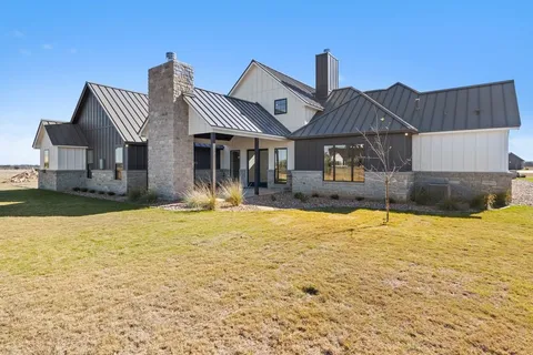 $1,450,000 | 220 Interlaken Street, Fredericksburg, TX 78624
